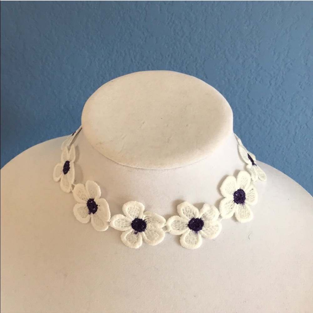 🆕 Flower Choker (5 Colors Available)